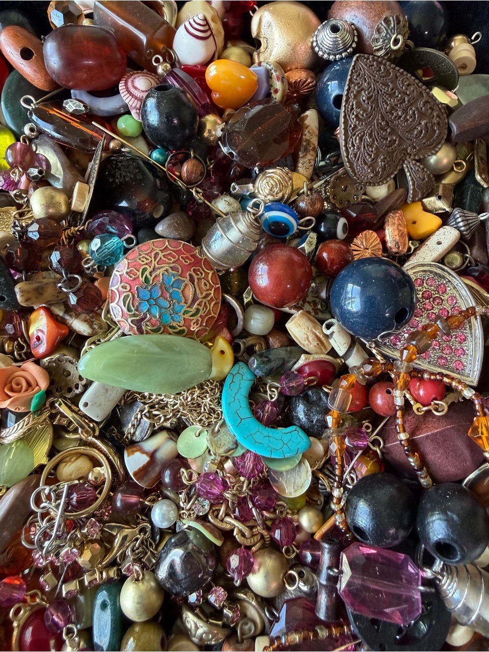 2.9 lbs Mixed Beads and Charms - Picture 3 of 4
